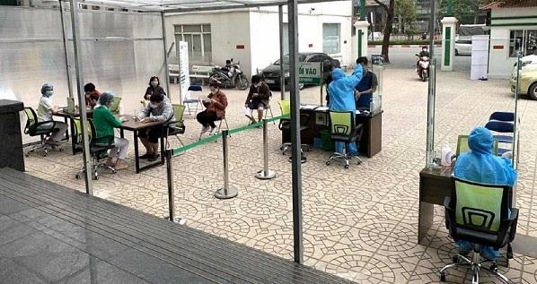 Xử trí người nghi mắc Covid-19 đi khám thế nào mới đúng quy định?