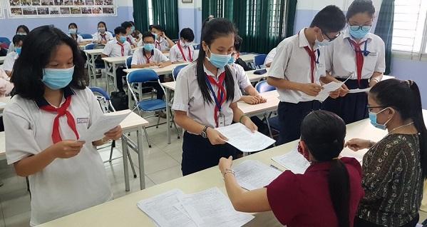 Hà Nội: Học sinh trong khu cách ly được đặc cách tuyển vào lớp 10