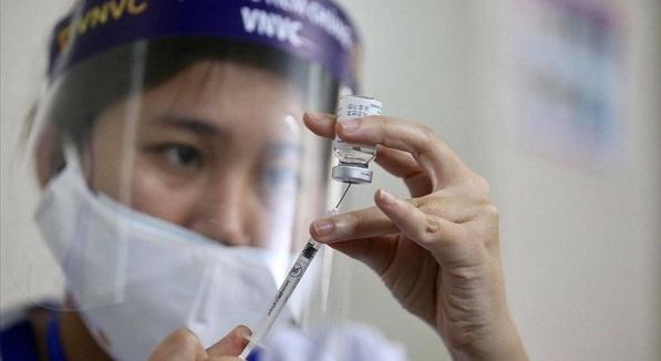 Kiến nghị TP.HCM ưu tiên tiêm vaccine Covid-19 cho lực lượng thu gom rác