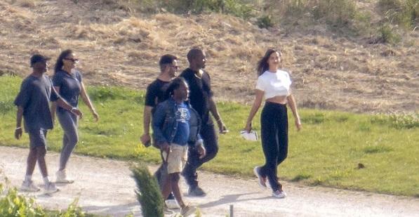 Kanye West hẹn hò siêu mẫu Irina Shayk đúng dịp sinh nhật 44 tuổi của nam rapper