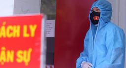 Nhiệt độ cơ thể cao hơn bình thường, tiền vệ tuyển Việt Nam khiến đồng đội lo lắng