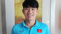 Tiền vệ Minh Vương nhận danh hiệu cầu thủ xuất sắc nhất trận Việt Nam - UAE