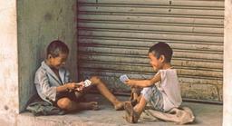 Tăng tiền ăn cho trẻ lang thang được bảo vệ khẩn cấp lên 60.000 đồng/ngày