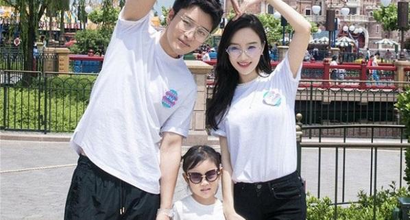 Lý Tiểu Lộ đăng ảnh thông báo chấm dứt mối quan hệ với chồng cũ sau khi níu kéo Giả Nãi Lượng bất thành