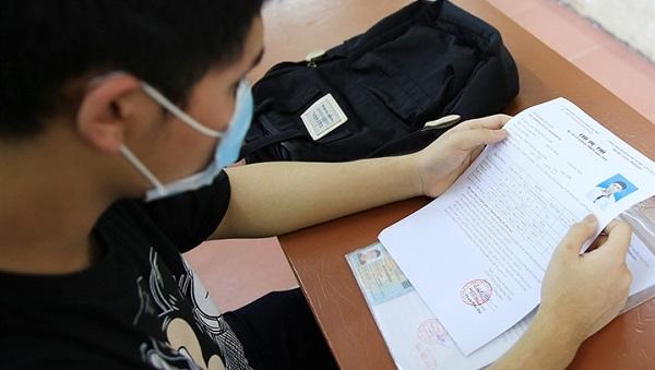 Điểm thi tốt nghiệp THPT 2021: Lộ diện thí sinh thứ 2 đạt điểm 10 môn Văn