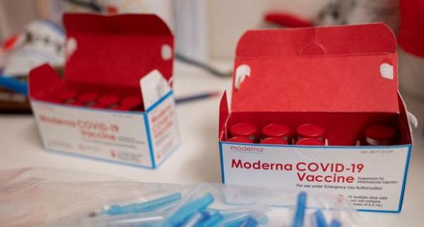 Những người không nên tiêm vaccine Moderna