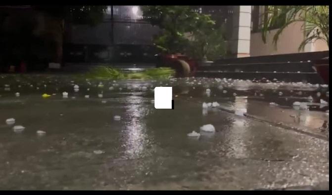 Vào tháng 8 có mưa đá ở TP.HCM là bất thường