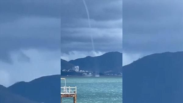 Nha Trang xuất hiện 3 vòi rồng cùng lúc trong mưa dông chiều 7/9