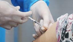 Mũi 1 tiêm vaccine Moderna, mũi 2 có thể tiêm vaccine nào?