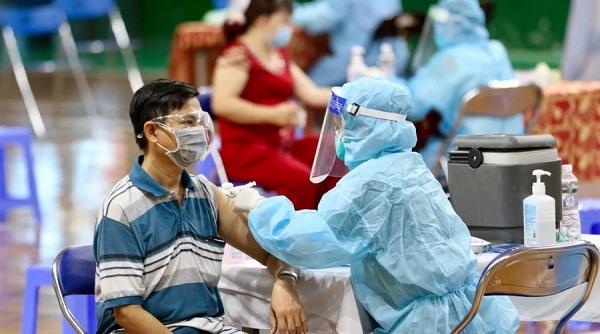 Về quê trước thời điểm Hà Nội giãn cách, lỡ lịch tiêm vaccine Covid-19 có được tiêm bù không?