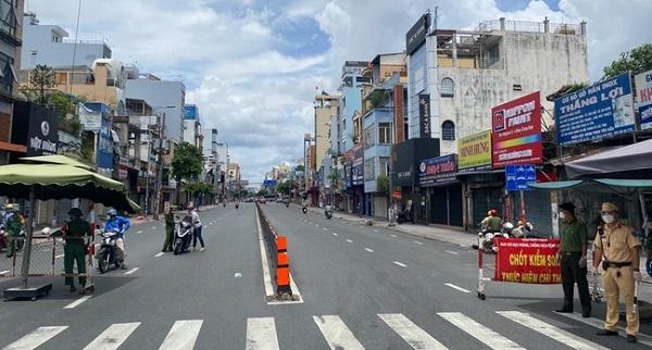 8 hoạt động được cho phép sau 30/9 tại TP.HCM, học sinh tiếp tục học online