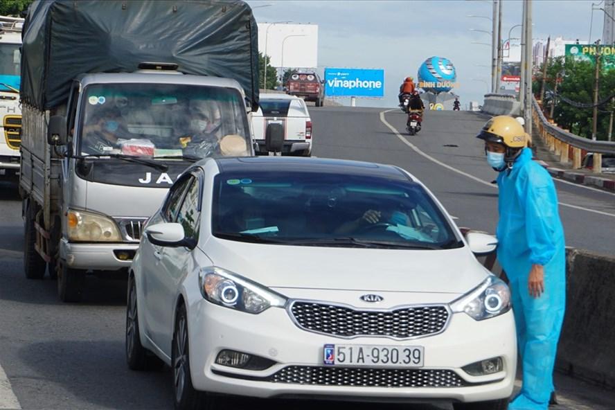 Trở về hoặc đi tỉnh khác, người TP.HCM cần điều kiện gì?