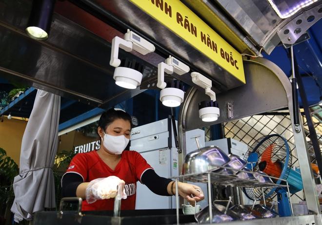 TP.HCM: Từ ngày 28/10 cho phép quán ăn uống phục vụ tại chỗ