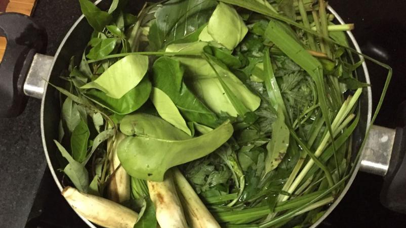 Bác sĩ chỉ ra loại những lá xông nên dùng khi là F0