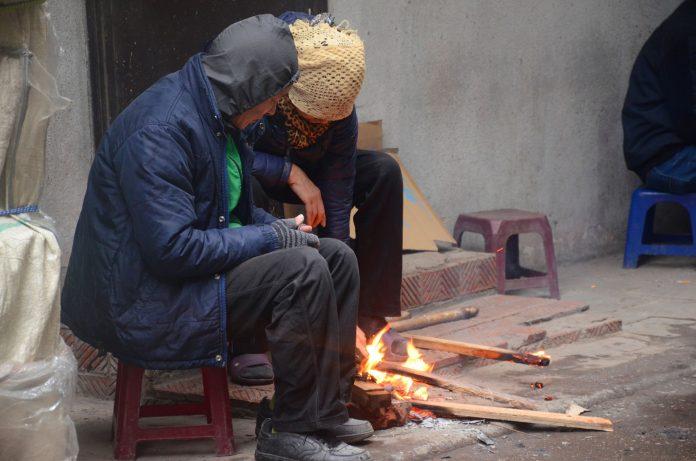 Hà Nội có 3 ngày 8 độ C liên tục, học sinh tiểu học nội thành có trở lại trường được không?