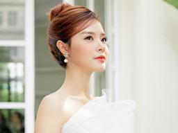 Đồng cảnh ngộ với Thiều Bảo Trâm, Midu "bắt trend" với từ khóa "trà xanh"