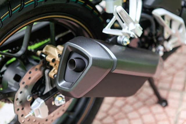 Honda lên tiếng nhận trách nhiệm về ống pô Honda Winner X "xả" vào mặt người đi sau, nhưng chưa biết bao giờ mới sửa lỗi