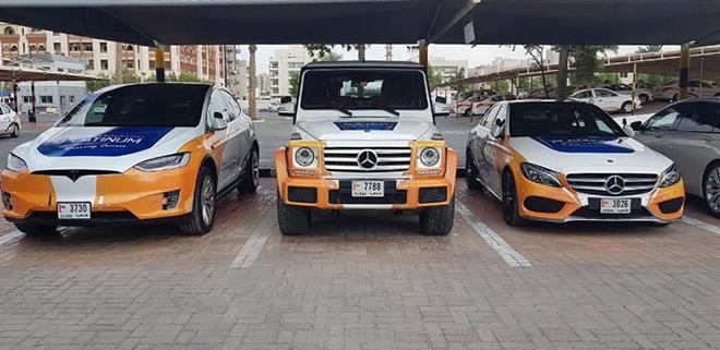 Học lái xe kiểu Dubai: Bentley Bentayga hay Porsche Cayenne thì cũng dùng để thi bằng lái mà thôi