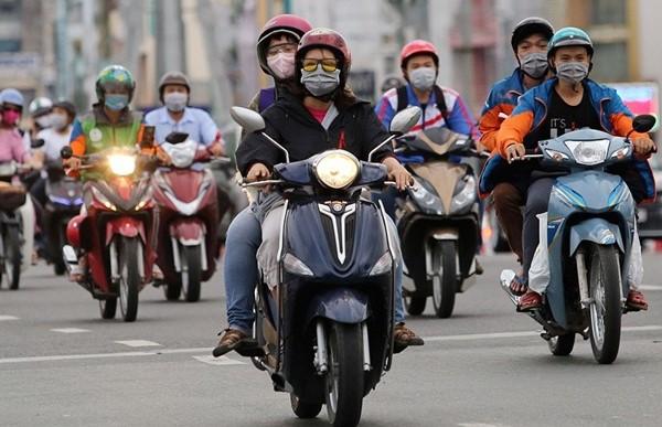 Luật giao thông đường bộ sửa đổi quy định đèn xe phải bật cả ngày: Gây tranh cãi và nhiều bất cập