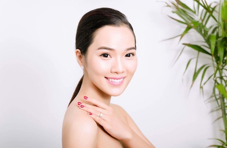 Bà xã Ưng Hoàng Phúc trẻ đẹp "khó tin" dù đã là mẹ 3 con, nhan sắc đằm thắm hơn cả thời con gái