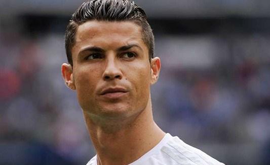 Liên tục bị đặt dấu hỏi về tương lại, Ronaldo viết tâm thư bày tỏ sự bực tức và yêu cầu tất cả phải trật tự