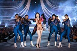 Chi Pu bị chê về cả giọng hát và trang phục tại Hoa Hậu Việt Nam 2020