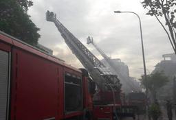 TP. HCM: Giải cứu 2 người mắc kẹt trong căn nhà bị cháy