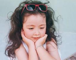 Nhan sắc chuẩn hoa hậu tương lai của con gái Elly Trần