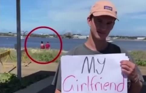 Thanh niên tường thuật cảnh bạn gái mình hẹn hò với chàng trai khác