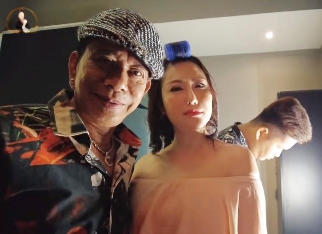 Danh hài Bảo Chung tỏ thái độ "mlem mlem" khi gặp lại Phi Thanh Vân