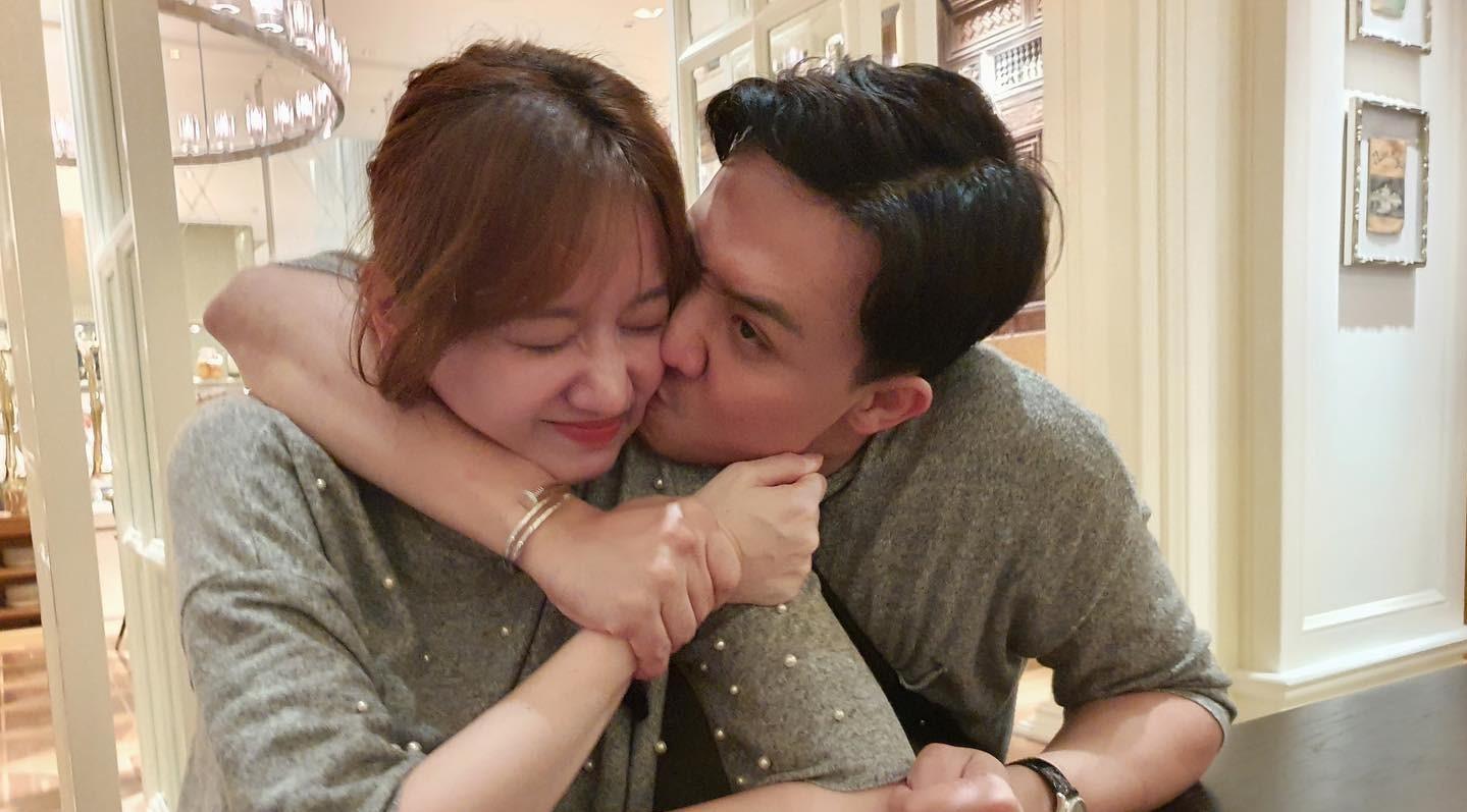 Hari Won khiến ai nấy "ngã ngửa" khi tiết lộ cách lưu tên Trấn Thành trong danh bạ điện thoại