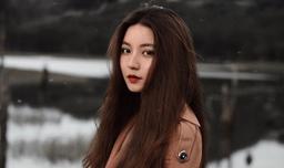 Hot girl Bâu - nữ chính LAYLALAY - là ai: Ngôi sao MXH, hẹn hò nữ giới