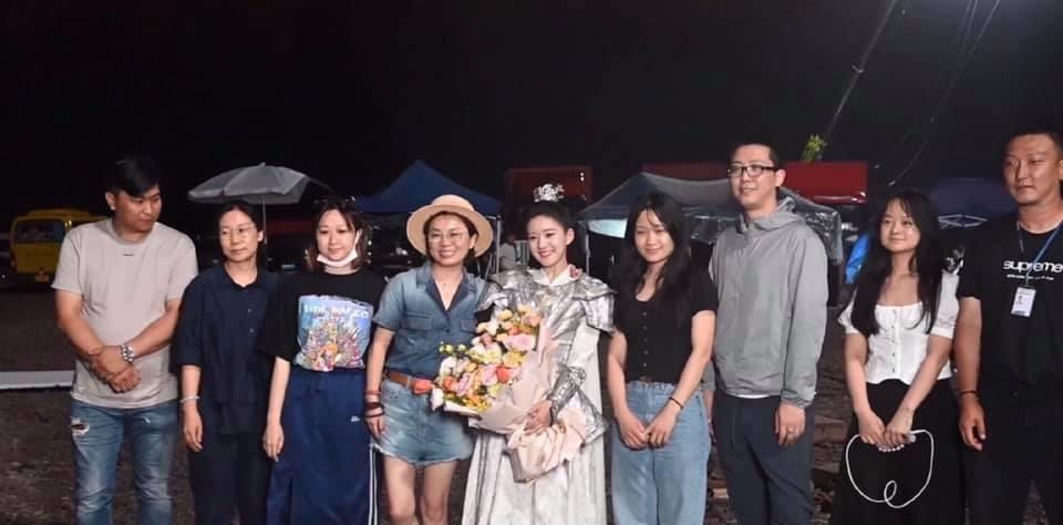 Sao nữ Triệu Lộ Tư ngó lơ đạo diễn phim "Thiên Cổ Quyết Trần"