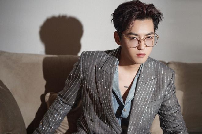 Toàn cảnh lùm xùm của Ngô Diệc Phàm: Săn gái vị thành niên, nói xấu EXO