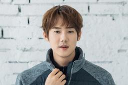 Yoo Yeon Seok - "Mỹ nam màn ảnh" rất có duyên với các vai diễn bác sĩ