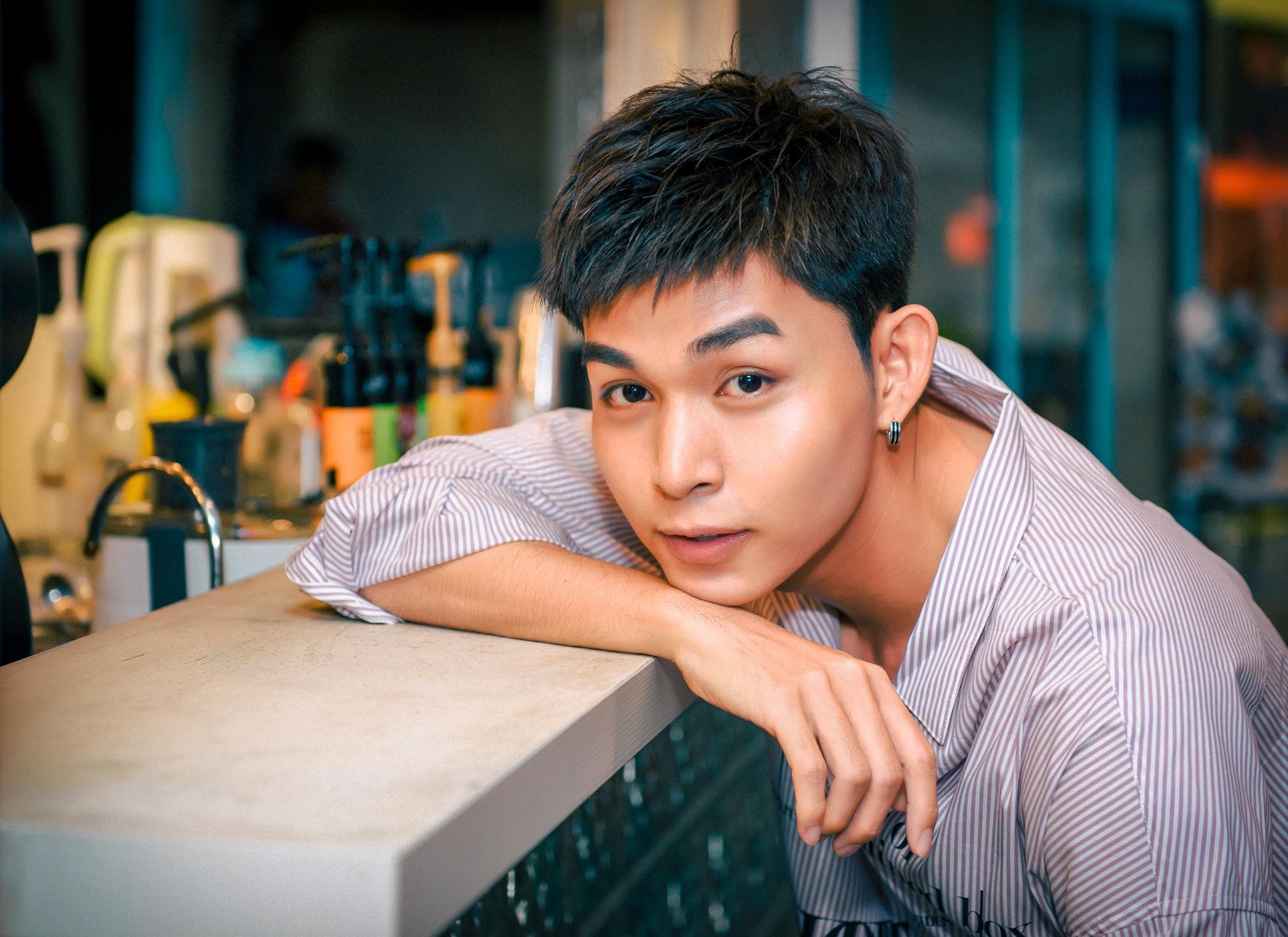 Jun Phạm là ai: Chàng ca sĩ đa tài viết sách best seller, thạo 4 ngoại ngữ