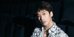 Tuấn Trần: 3 tuổi đi bán vé số dạo mưu sinh, 29 tuổi thành sao nhờ "Bố già"