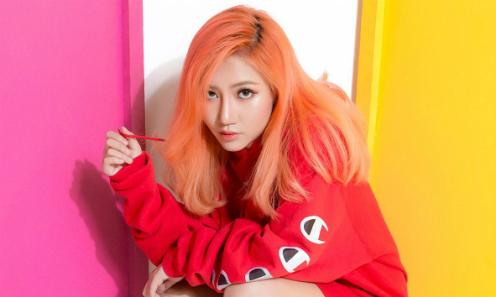 Chủ nhân loạt hit triệu view có IELTS 8.0, học chuyên chọn từ bé là ai?