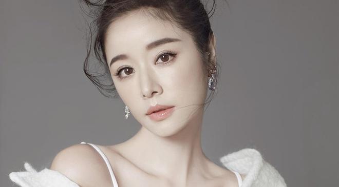 Phía Lâm Tâm Như phản hồi về tin đồn giải tán phòng làm việc giữa lúc Triệu Vy bị phong sát