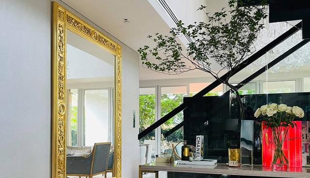 Gương 2 tỷ là gì? Có gì đặc biệt trong chiếc gương 2 tỷ của nữ đại gia 9x?