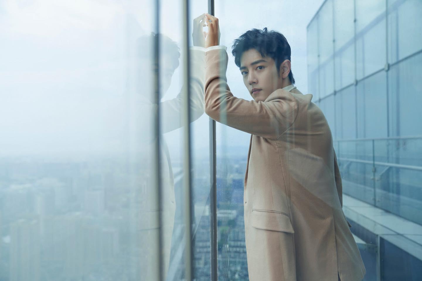 Tiêu Chiến hóa "tổng tài" lịch lãm trong sự kiện Á Vận Hội Hàng Châu 2022