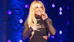 Britney Spears xóa Instagram sau 2 ngày thông báo đính hôn với bạn trai Sam Ashari
