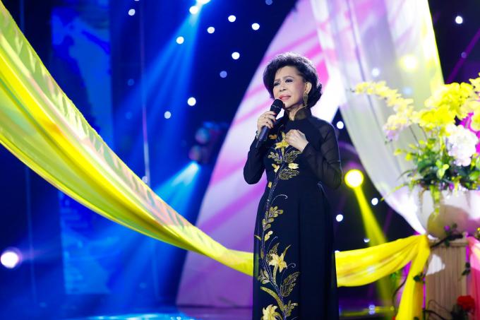 Danh ca Giao Linh là ai? "Nữ hoàng sầu muộn", mối tình 35 năm với người chồng đã có 3 đời vợ và 6 con riêng