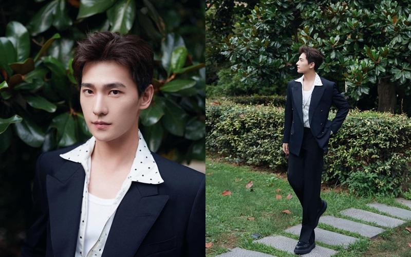 Dương Dương khiến fan thổn thức bởi diện mạo chuẩn "soái ca" khi diện suit