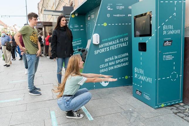 Một thành phố phát vé đi xe buýt miễn phí nếu người dân squat 20 lần