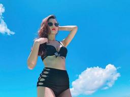 Từ ngày thành đại gia bất động sản, Midu thôi làm "ngọc nữ", lên đồ không kém Ngọc Trinh