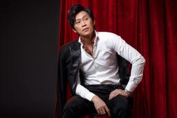 Hoài Linh là ai? Danh hài đình đám Vbiz, sụp đổ hình tượng vì chậm giải ngân tiền từ thiện