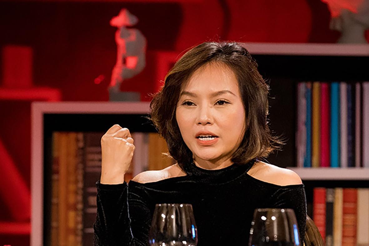 Thái Thùy Linh thừa nhận đã quen cùng lúc nhiều người sau 2 lần đổ vỡ hôn nhân