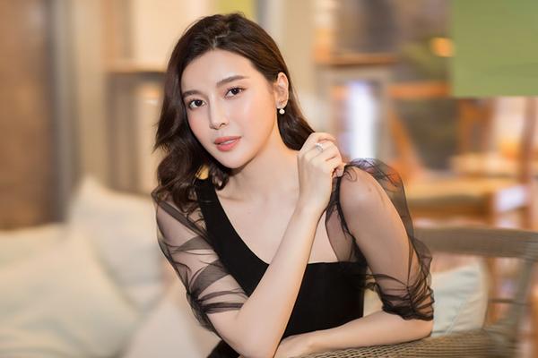 Nhờ Bão Ngầm, Cao Thái Hà làm 1 tháng đã tậu được miếng đất tặng mẹ