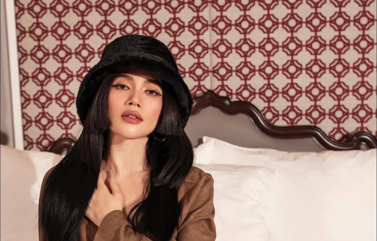 Sĩ Thanh là ai? Nữ ca sĩ gợi cảm nhiều tai tiếng, hẹn hò toàn "phi công"